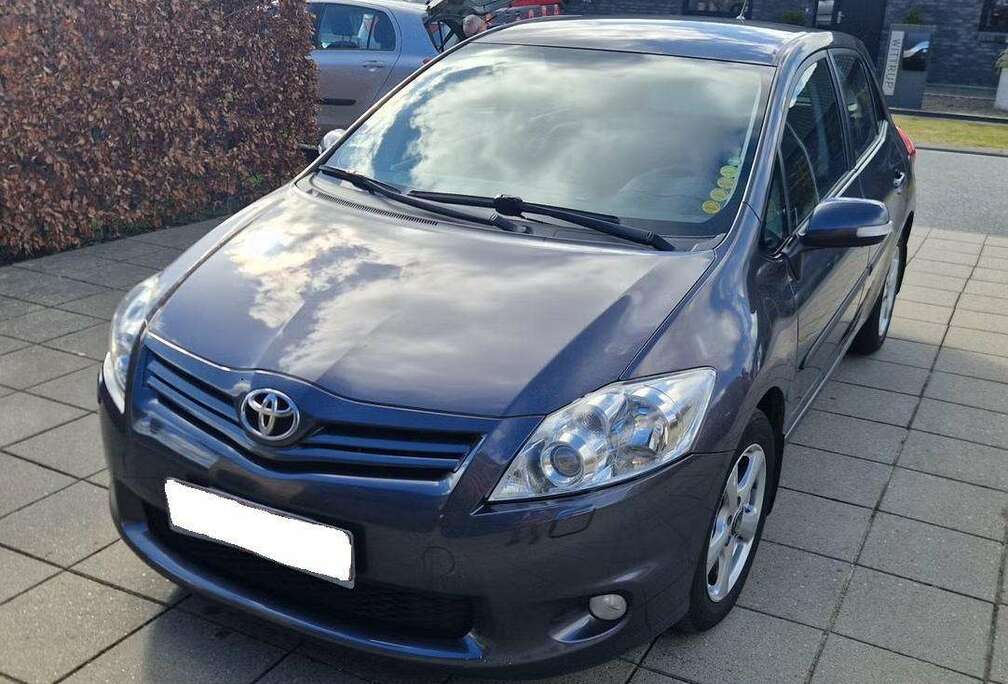 Toyota Auris 1.6i Luna