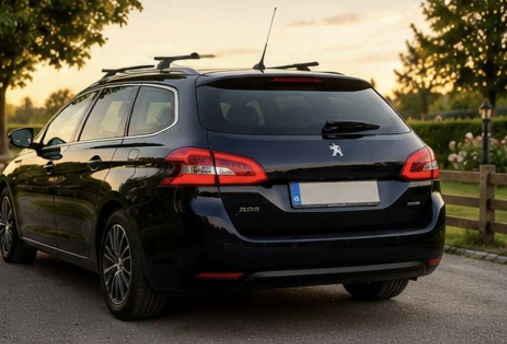 Peugeot SW 1.2 PureTech Allure STT