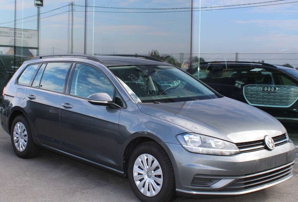 Volkswagen Golf SW 1.0 TSI OPF-AC-NAVI-APP C-CAMERA-6 VIT