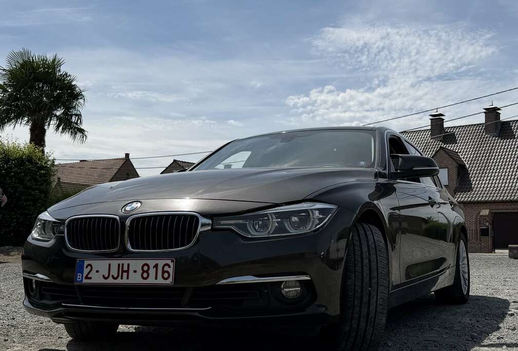 BMW 330e iPerformance Sport Line