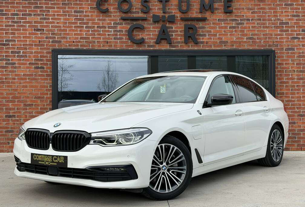 BMW Hybride rechargeable - Caméra 360 - Toit ouvrant - Volant électrique