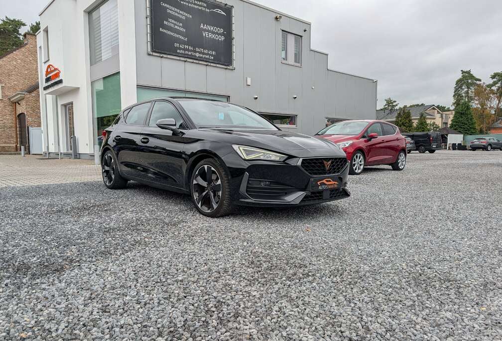e-Hybrid 1.4 DSG (150 kW) | NAVI/CARPLAY | ACC | AMBIENT | CAMERA
