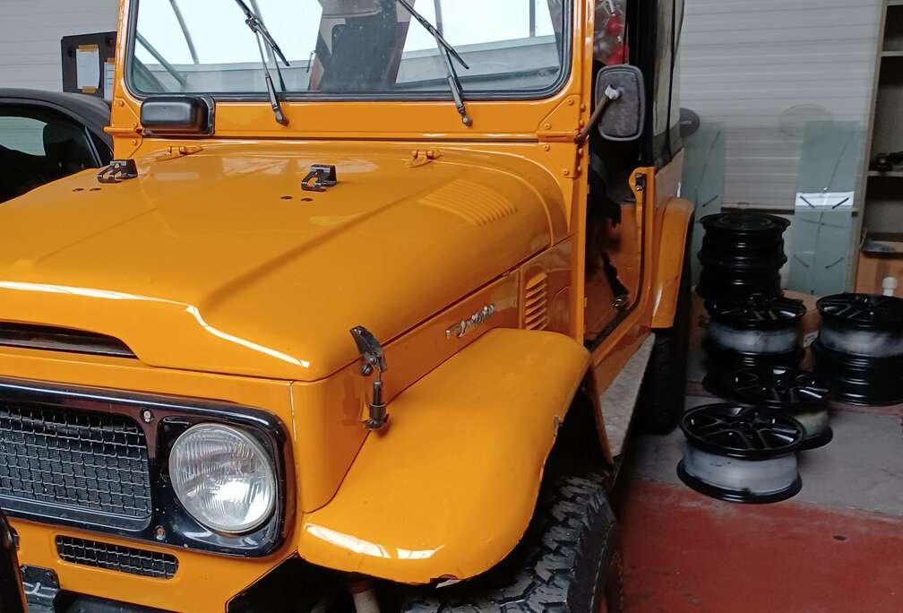 Oldtimer landcruiser BJ40