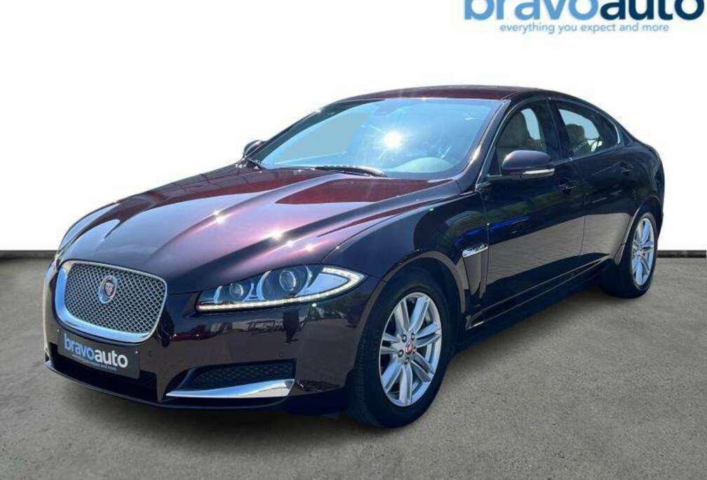 Jaguar Prestige Edition 2.2D Navi Cam
