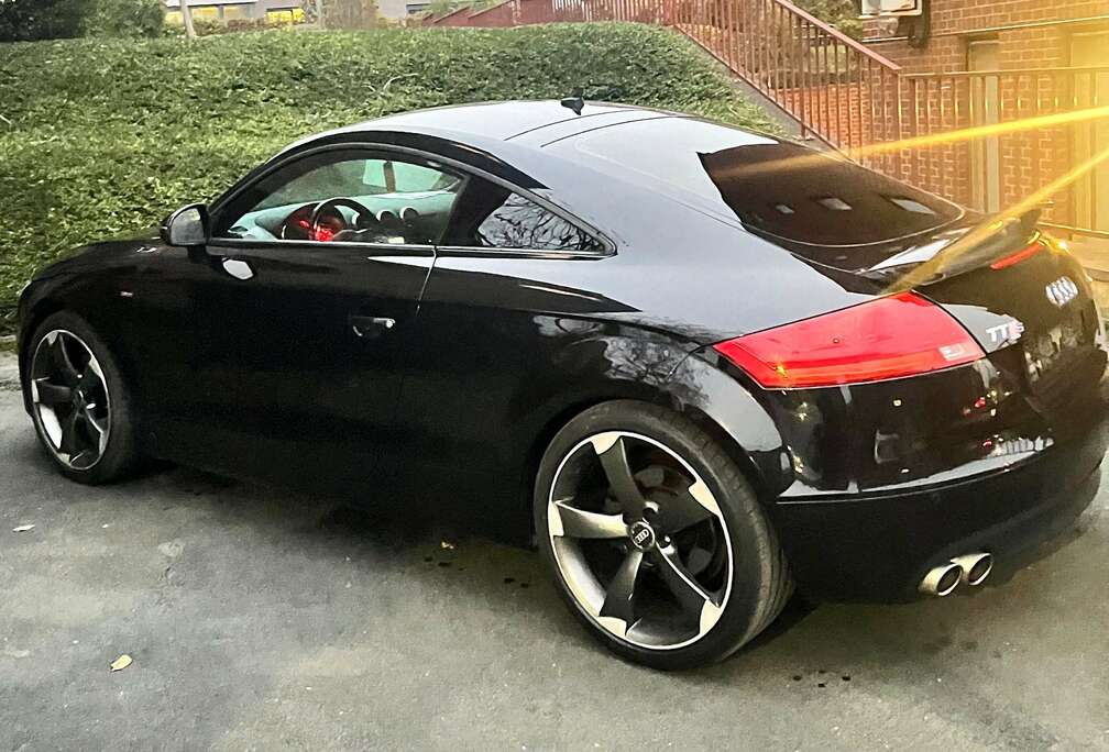 Audi TT Coupé 2.0 TDi Quattro DPF