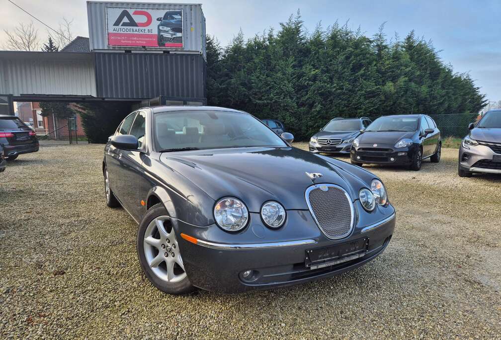 Jaguar 2.5i V6 24v Executive / navi / pdc / airco / leder