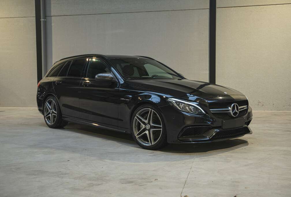 Mercedes-Benz C 63 AMG