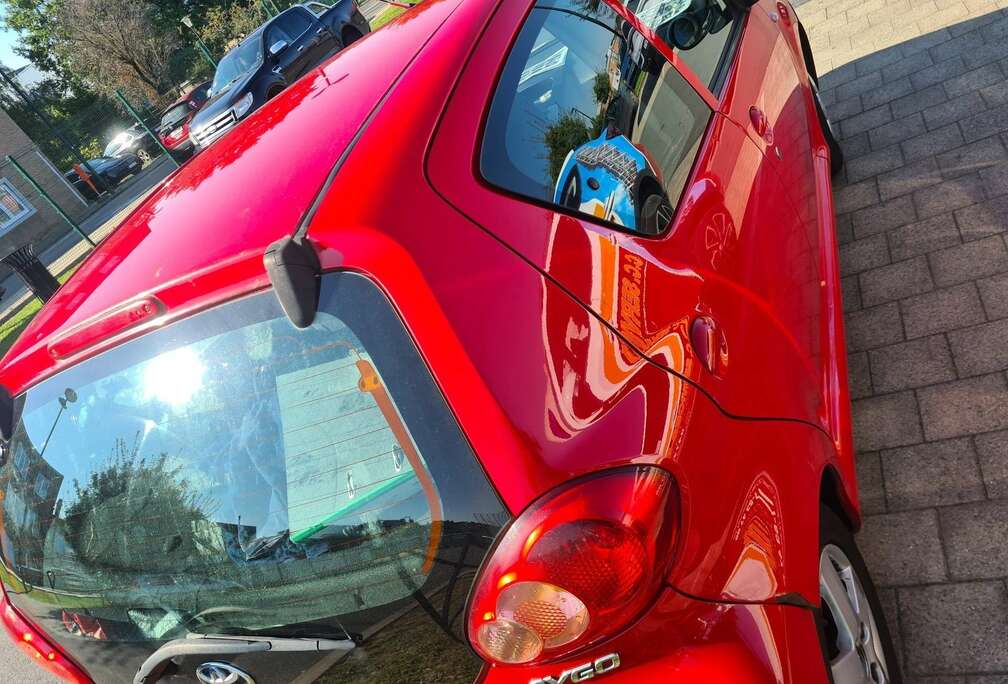 Toyota 1.0i VVT-i Natura