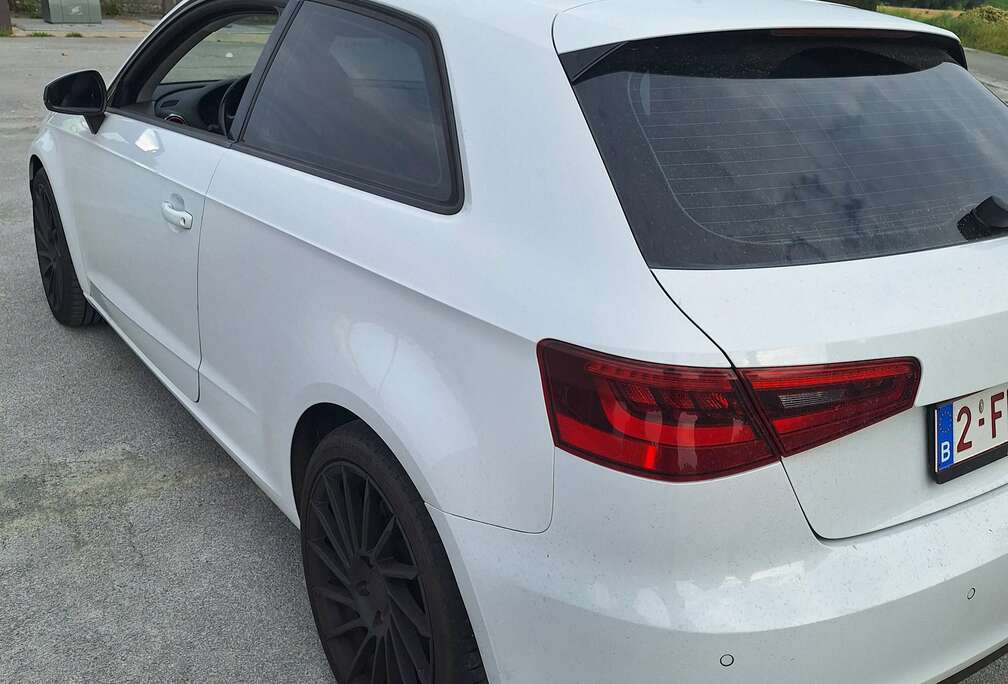 Audi 1.6+TDi+ultra+Attraction