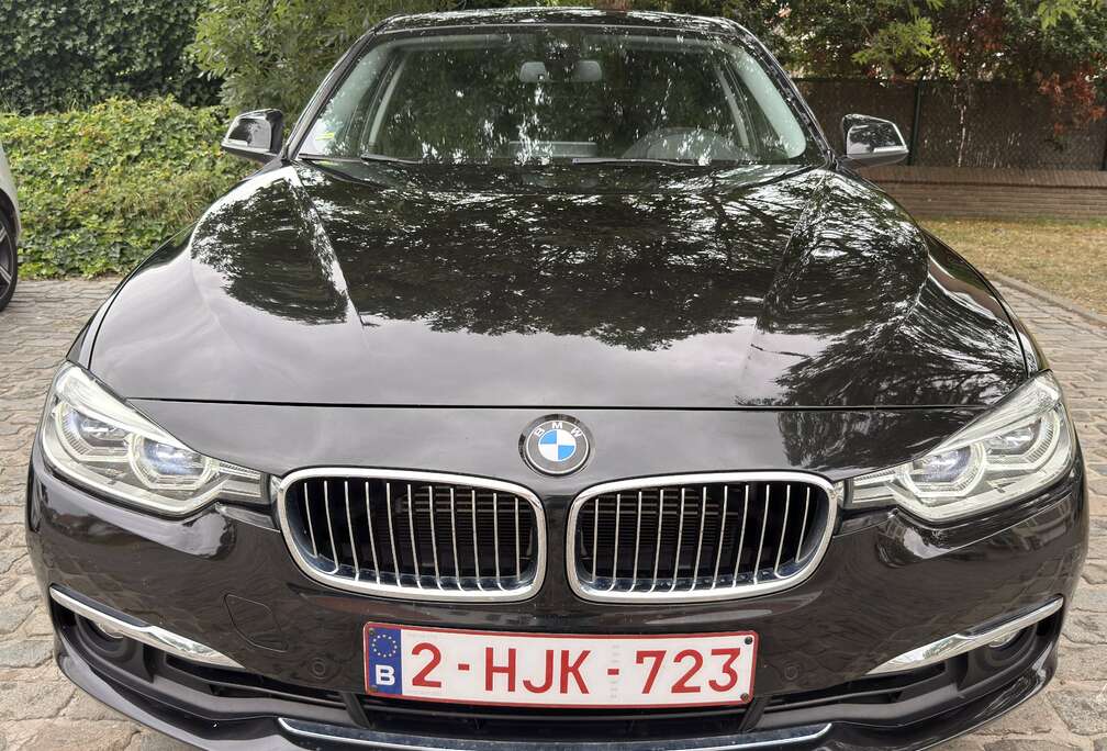 BMW 330e iPerformance Luxury Line