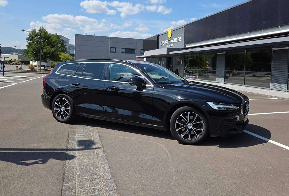 Volvo V60 2.0 B3 MHEV Momentum Pro DCT