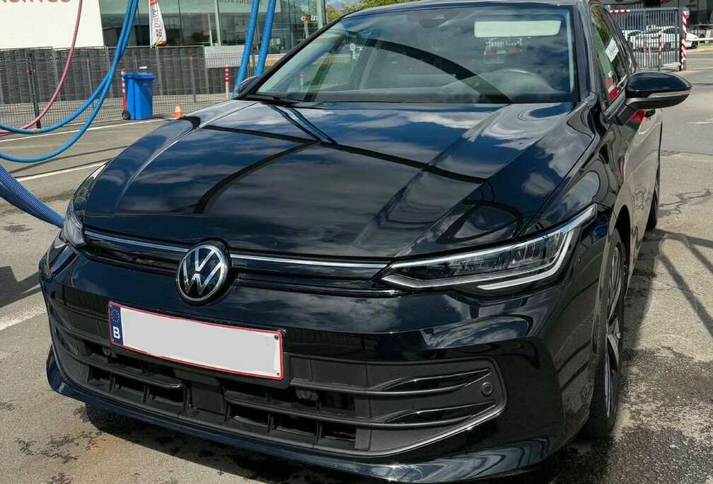 Volkswagen Golf 1.0 TSI Life Business OPF