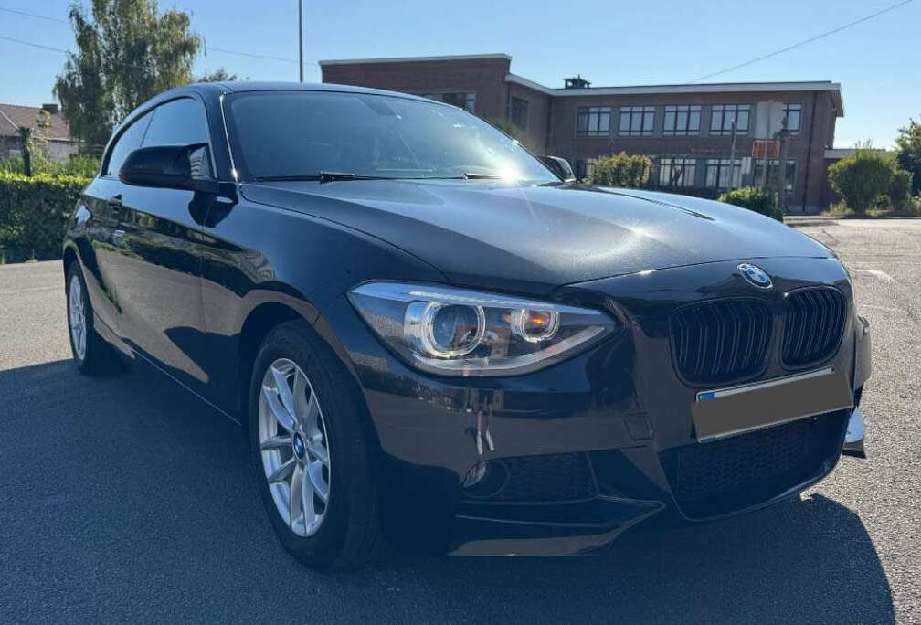 BMW 114i CarPlay look M