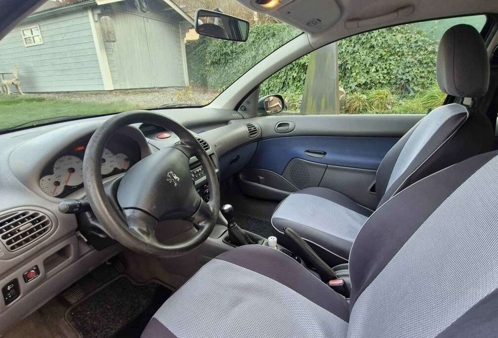 Peugeot 1.1i Enfant Terrible