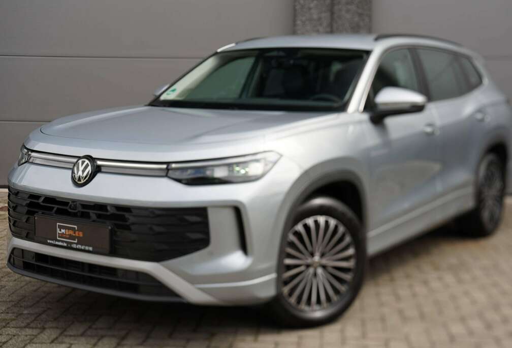 Volkswagen 1.5 eTSI * 7 SEATS / 360 / TREKHAAK / ZETELVERWARMING / MATRIX / SFEERVERLICHTING / DODEHOEK *