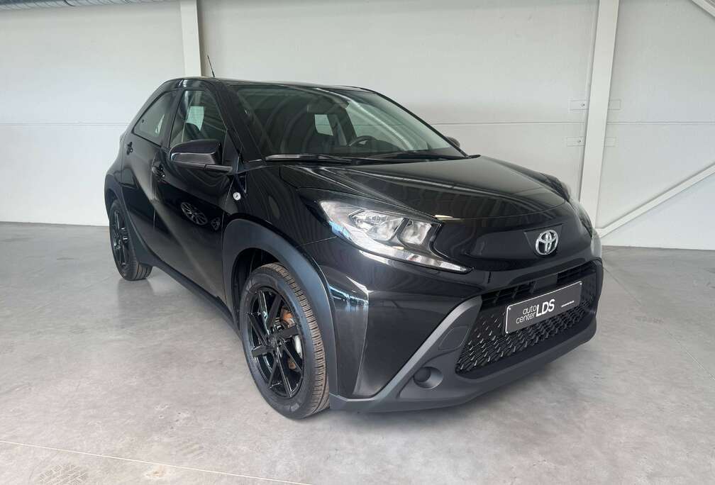 Toyota Aygo X  benzine - Camera - DAB radio - velgen 17\