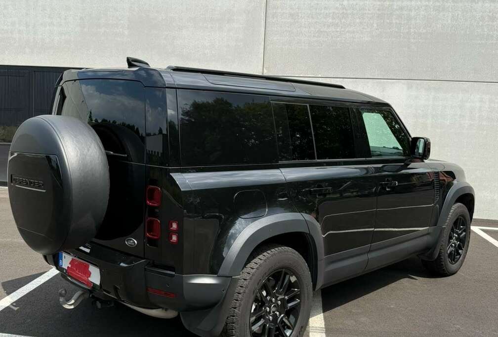 Land Rover 110 D300 Hard Top SE