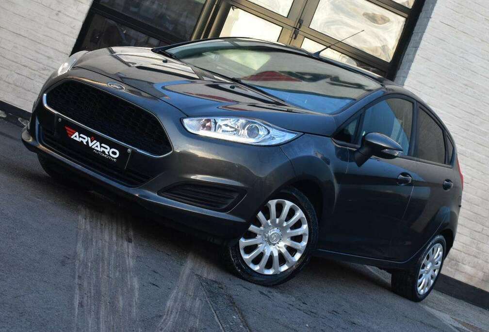 Ford 1.0 EcoBoost Sync Edition / Xenon / Trekhaak / PDC / Airco / Garantie