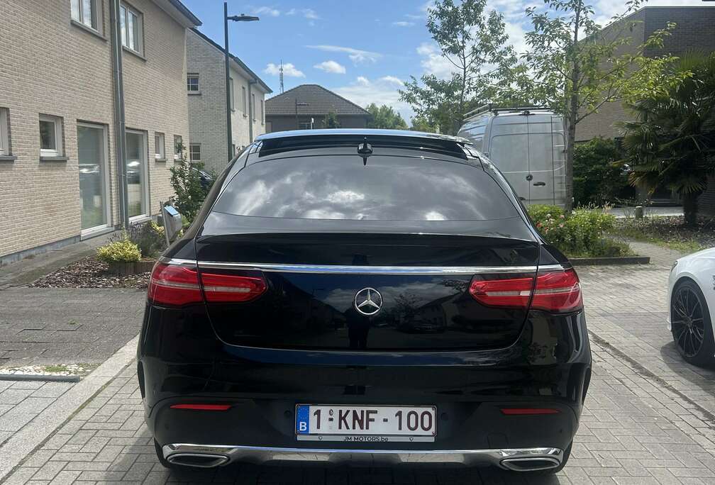 Mercedes-Benz Coupé d 4-Matic AMG-line