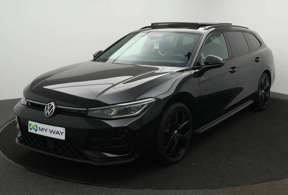 Volkswagen Passat R-Line Business Premium 1.5TSI 150 pk *FULL OPTION*R-LINE*SPORTZETELS*PANO DAK*LEDER*...