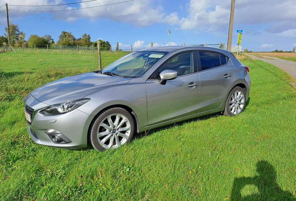 Mazda 3 1.5i Skymove