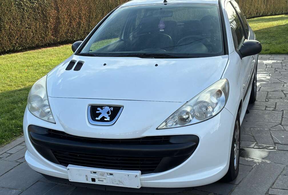 Peugeot 206+ 1.1i*PRET À IMMAT*CT VALABLE 2 ANS*ETAT NEUF