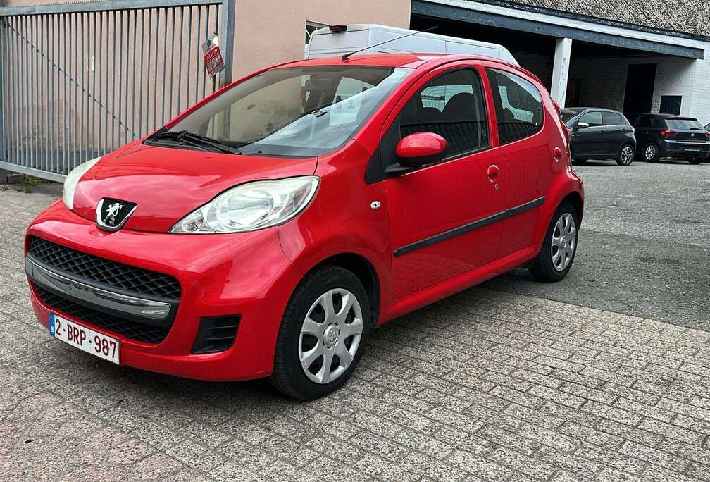 Peugeot 107 1.0i Active 12 mois de garantie