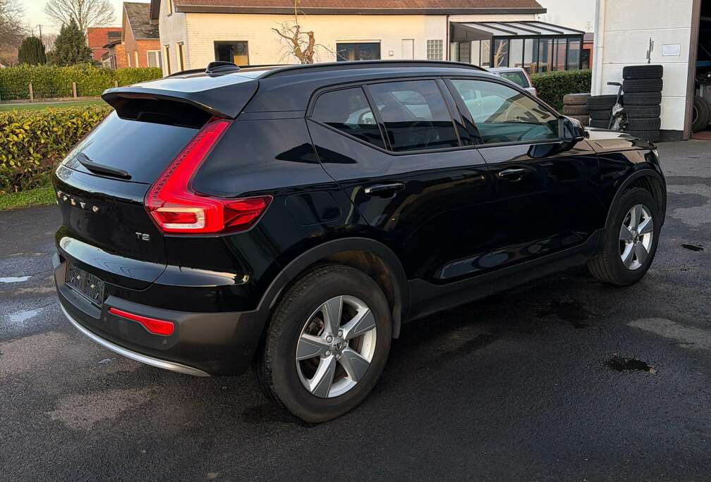 Volvo XC40 T2 Core+verwarmde zetels+stuur+donkere ruiten