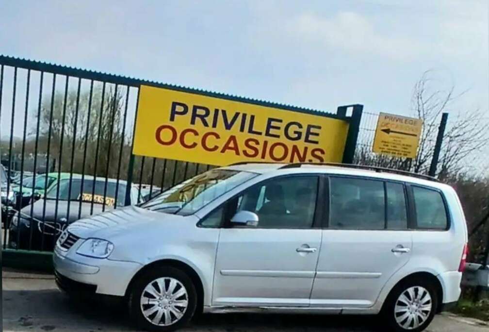 Volkswagen 1.6i AUTOMAT 7 PLACES A EMPORTER PARE BRISE FELE .