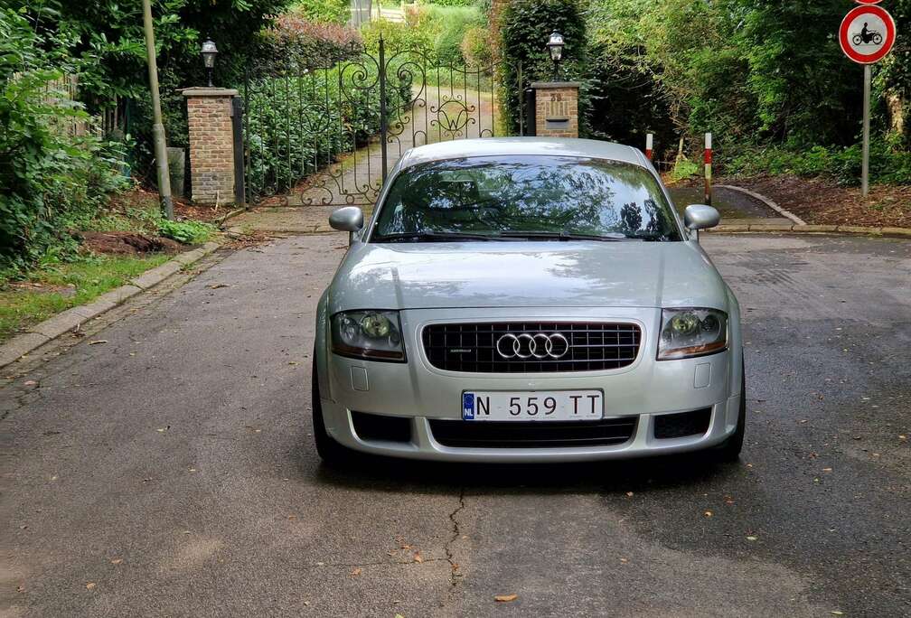 Audi Coupé 3.2i V6 24v Quattro DSG