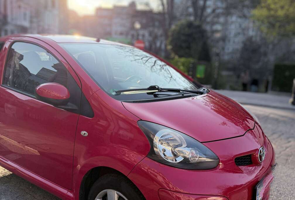 Toyota Aygo 1.0i VVT-i Car Dance