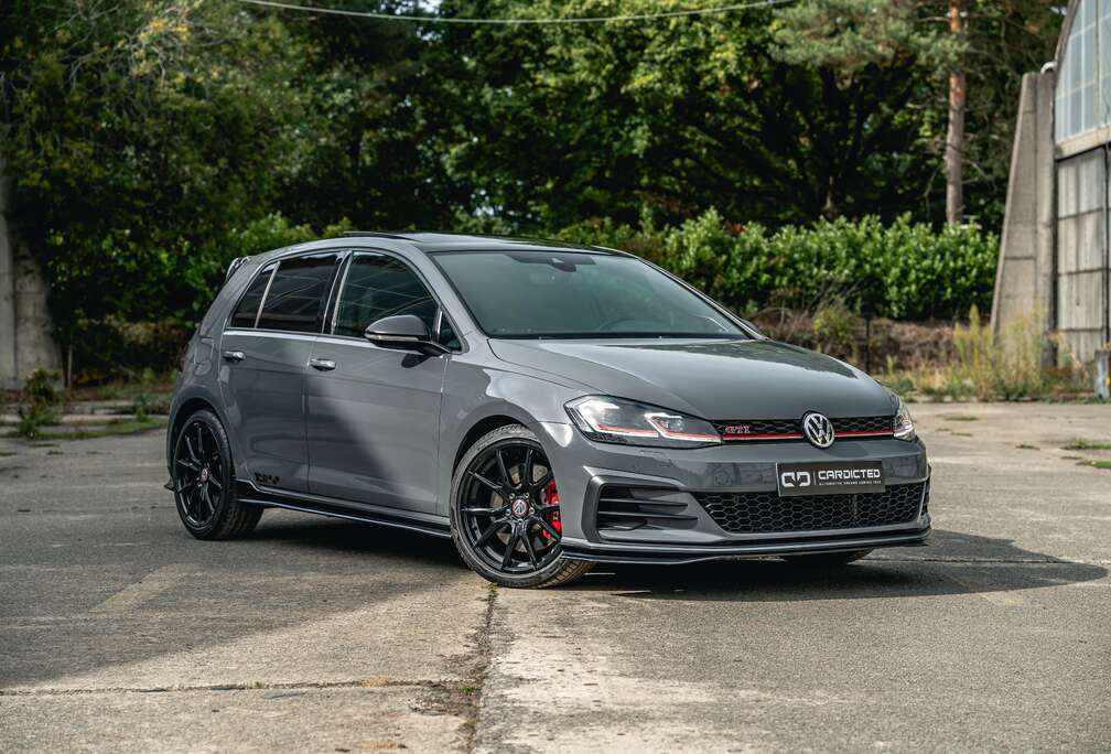 Volkswagen AKRAPOVIC / PANO / DYNAUDIO / 290 PK /