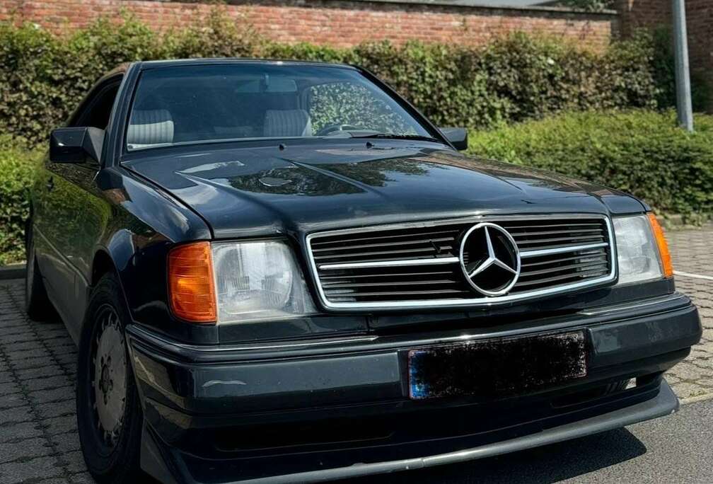 Mercedes-Benz 230CE Coupé (with bodykit)