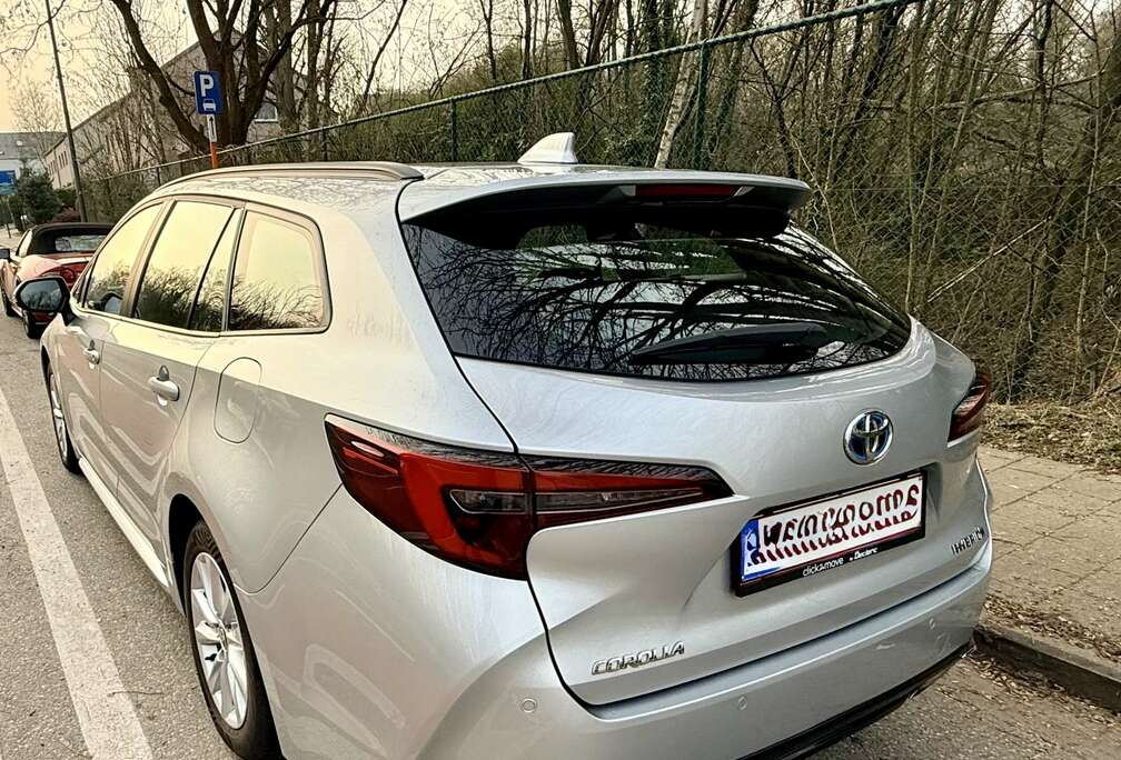 Toyota Toyota Corolla Touring Sport 1.8 Hybrid Dynamic e-