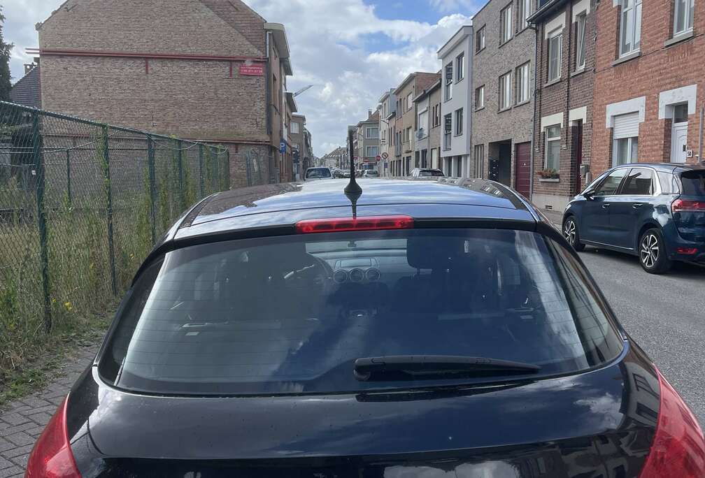 Peugeot 1.6 THP Feline