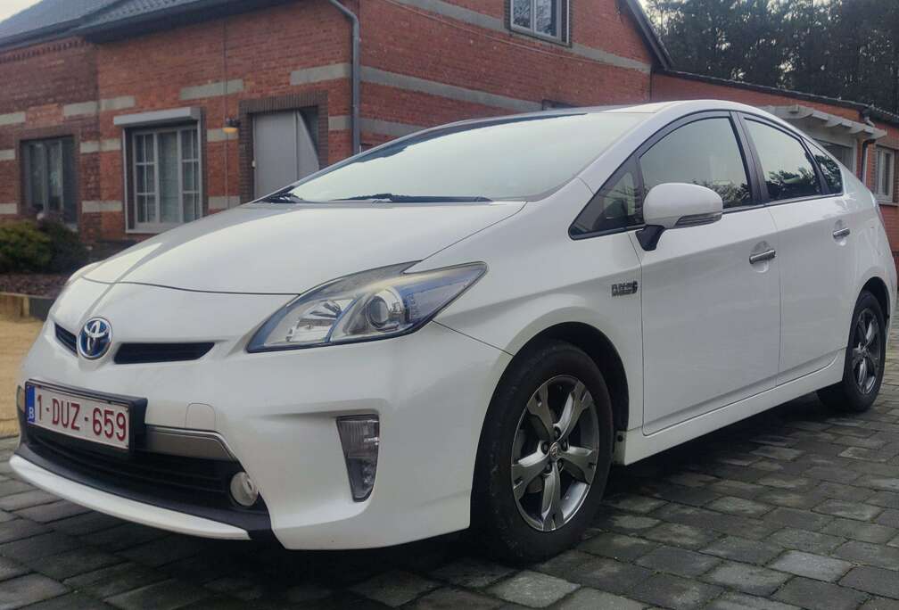 Toyota Prius Plug-in (Hybrid)