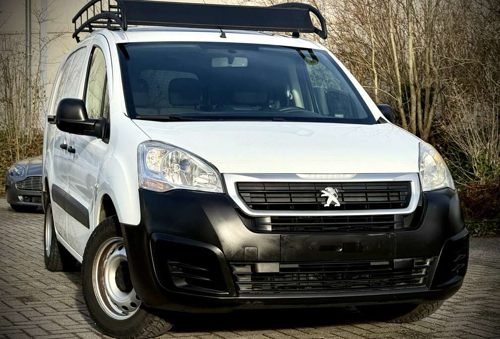 Peugeot 1.6 BlueHDi L2H1 Premium Pack 121 S/S