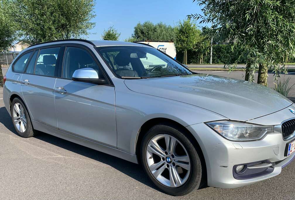 BMW 320d Touring xDrive Sport Line