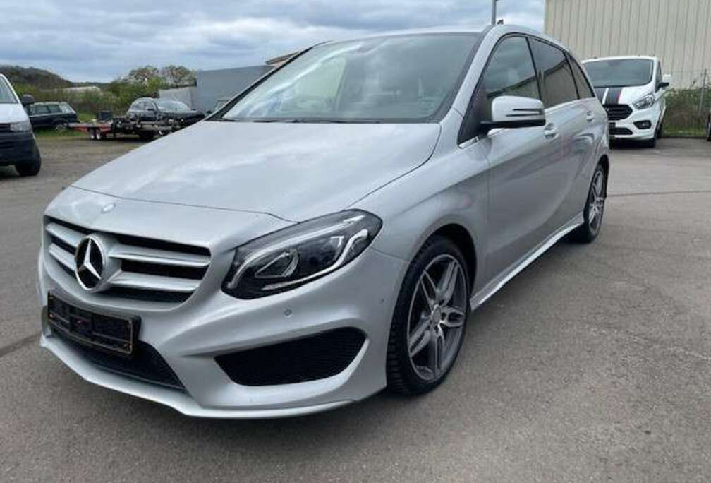 Mercedes-Benz MERCEDES-BENZ B180 AMG NAVI KAMERA LED CARBON SHZ