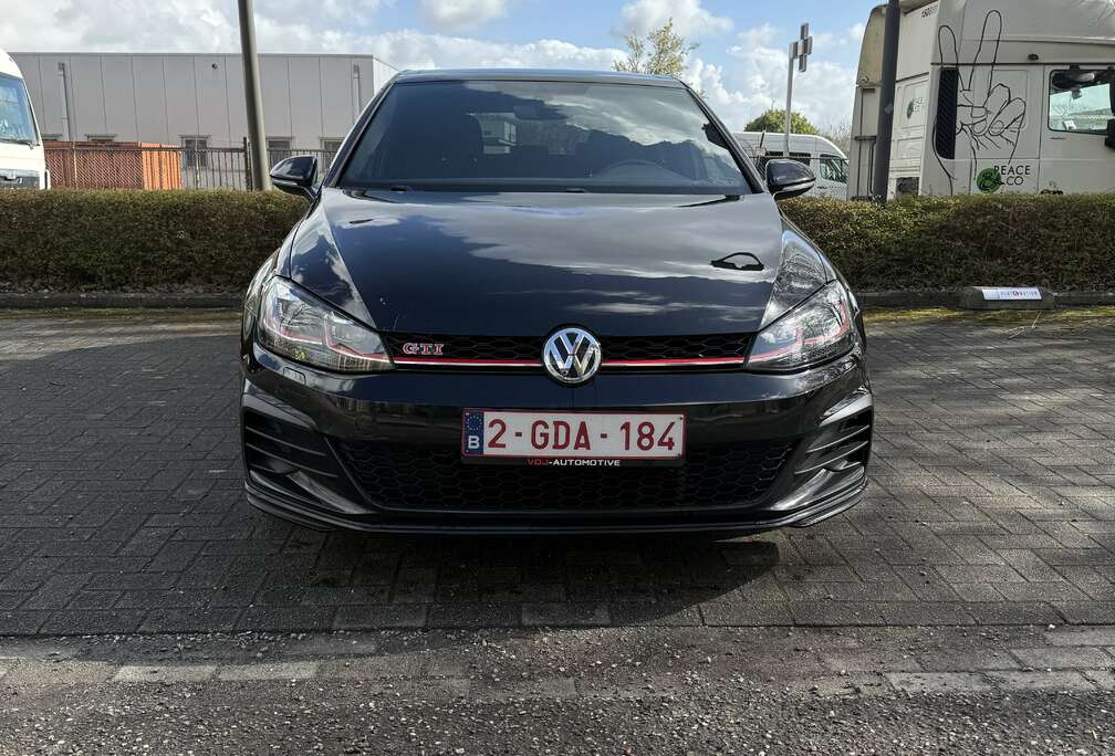 Volkswagen GTI 2.0 TSI PERFORMANCE