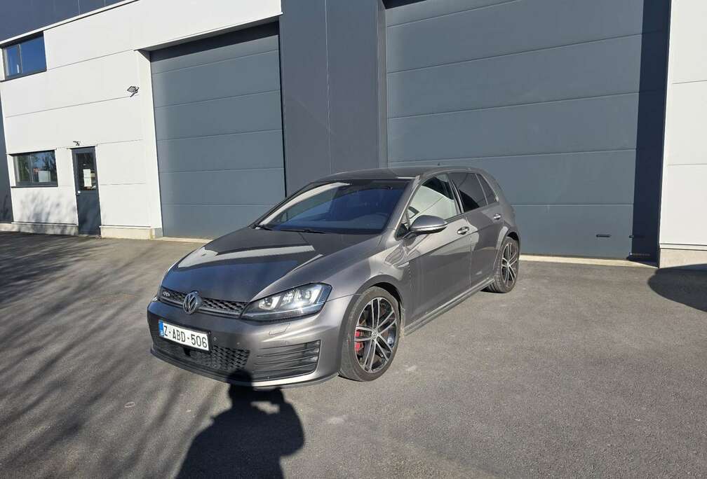 Volkswagen Golf 2.0 CR TDi DSG