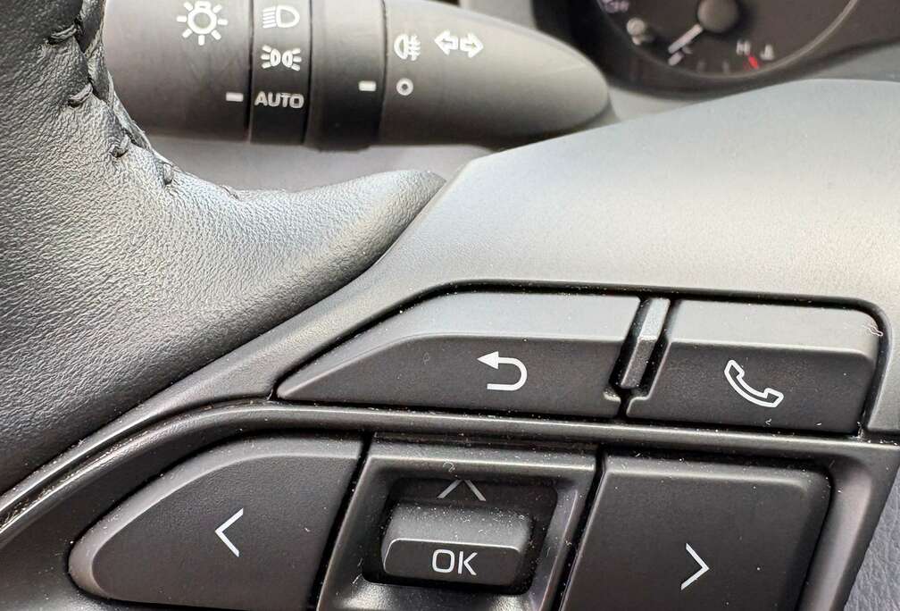 Toyota 1.5i VVT-i HYBRID AT/ DYNAMIC  €16350+/18168km