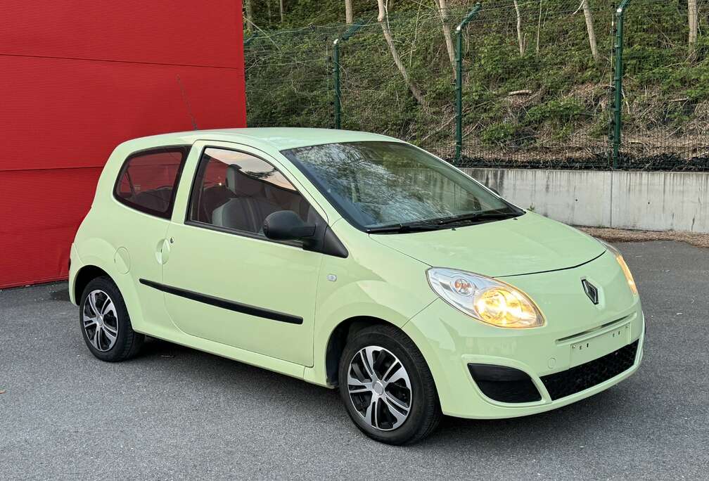 Renault TWINGO 2 1200 CC ESSENCE