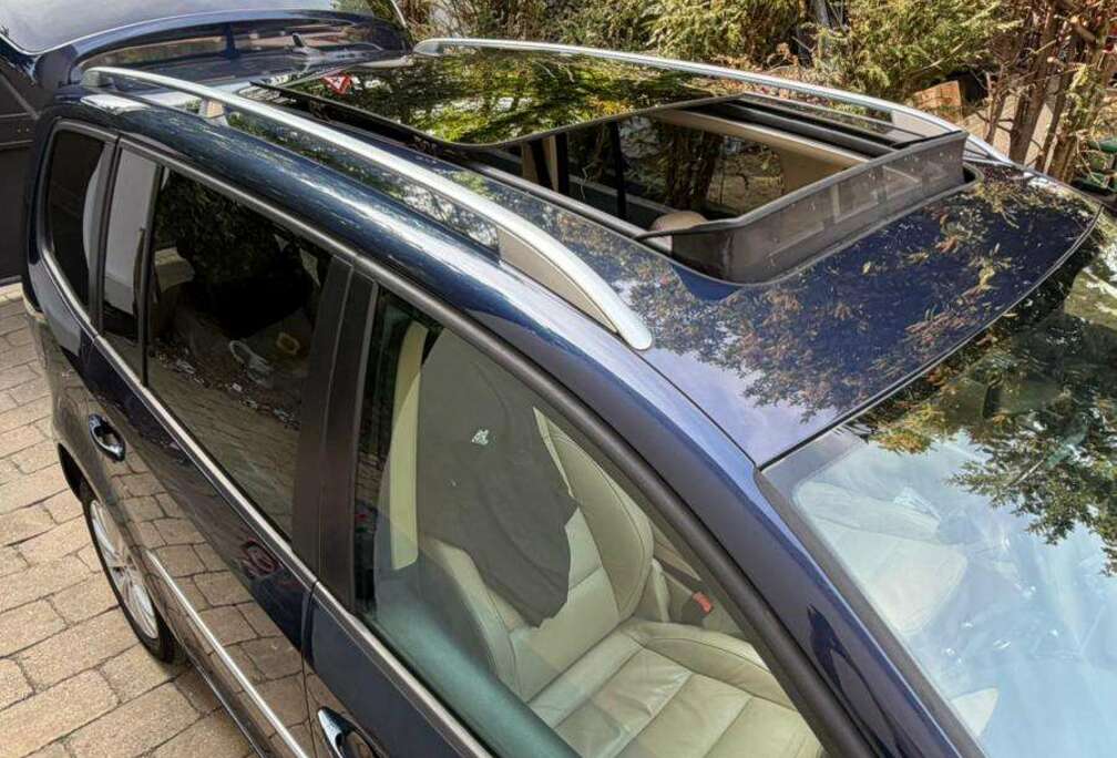 Volkswagen Touran 1.6 CR TDi Highline