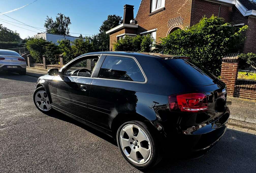 Audi A3 1.6 TDi e Attraction Start/Stop DPF