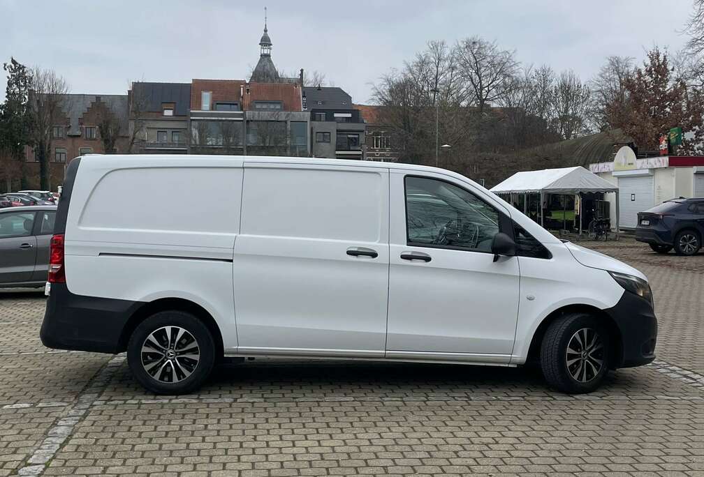 Mercedes-Benz 3-zits bestelwagen/fourgonnette 3 places