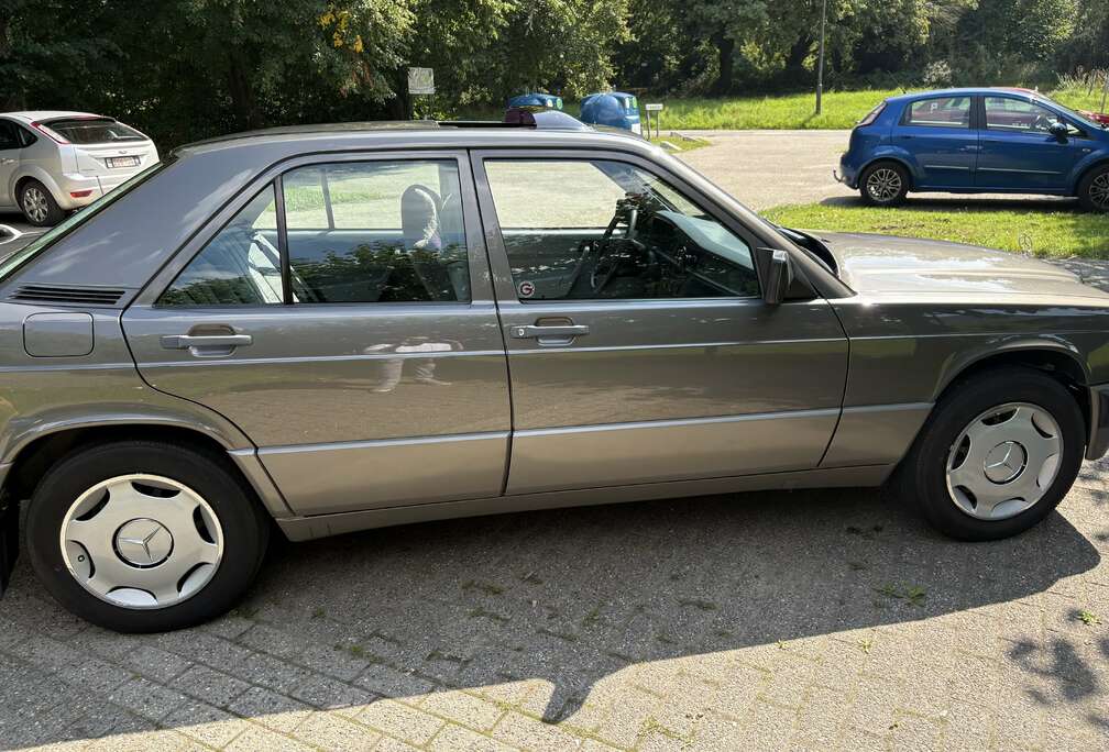 Mercedes-Benz D
