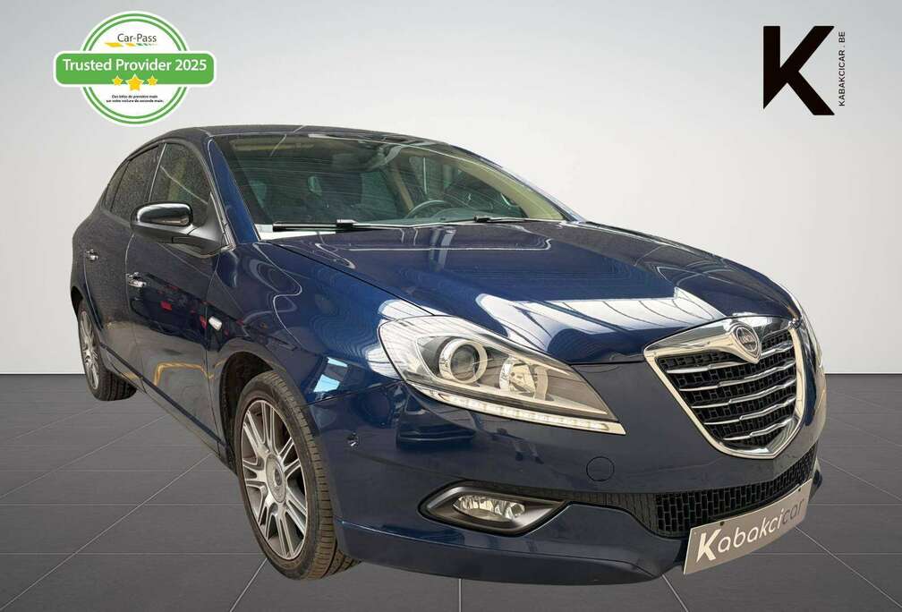 Lancia 1.6 MultiJet / Navigation / Full capteurs de stationnement / Garantie 12 mois