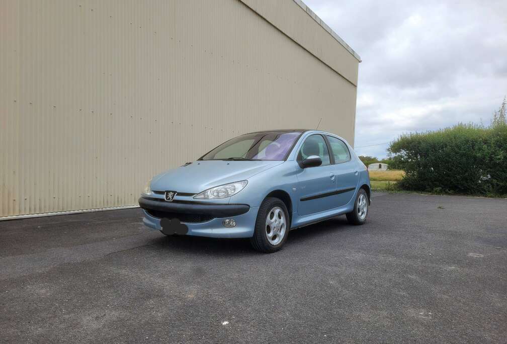 Peugeot 1.4i XT Crystal