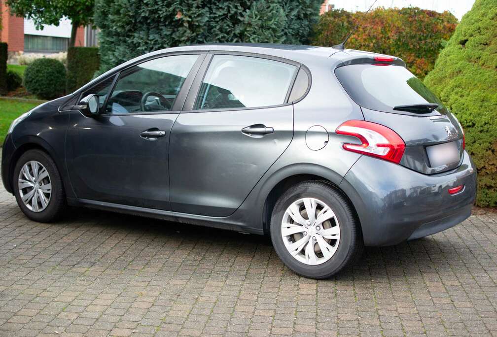 Peugeot 208 1.2i Active